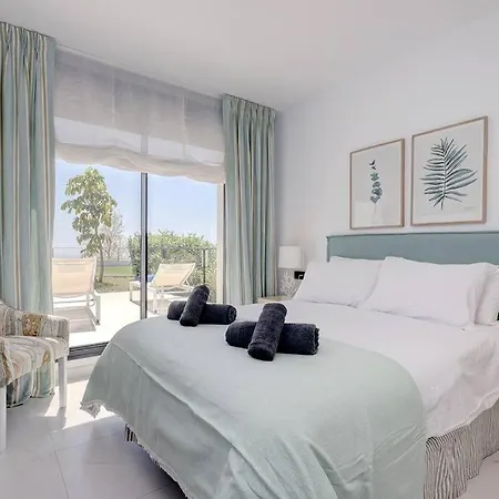 Ground Floor 4 Bedroom @ Hills! Apartment Estepona