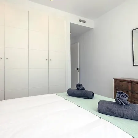 Apartment Ground Floor 4 Bedroom @ Hills!