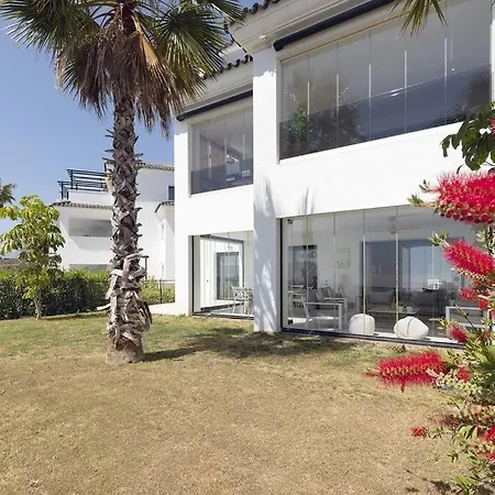Ground Floor 4 Bedroom @ Hills! Apartment Estepona