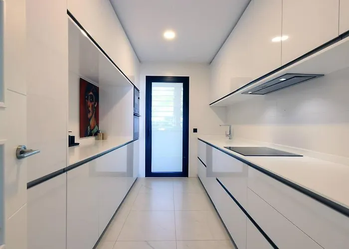 아파트 Ground Floor 4 Bedroom @ Hills!